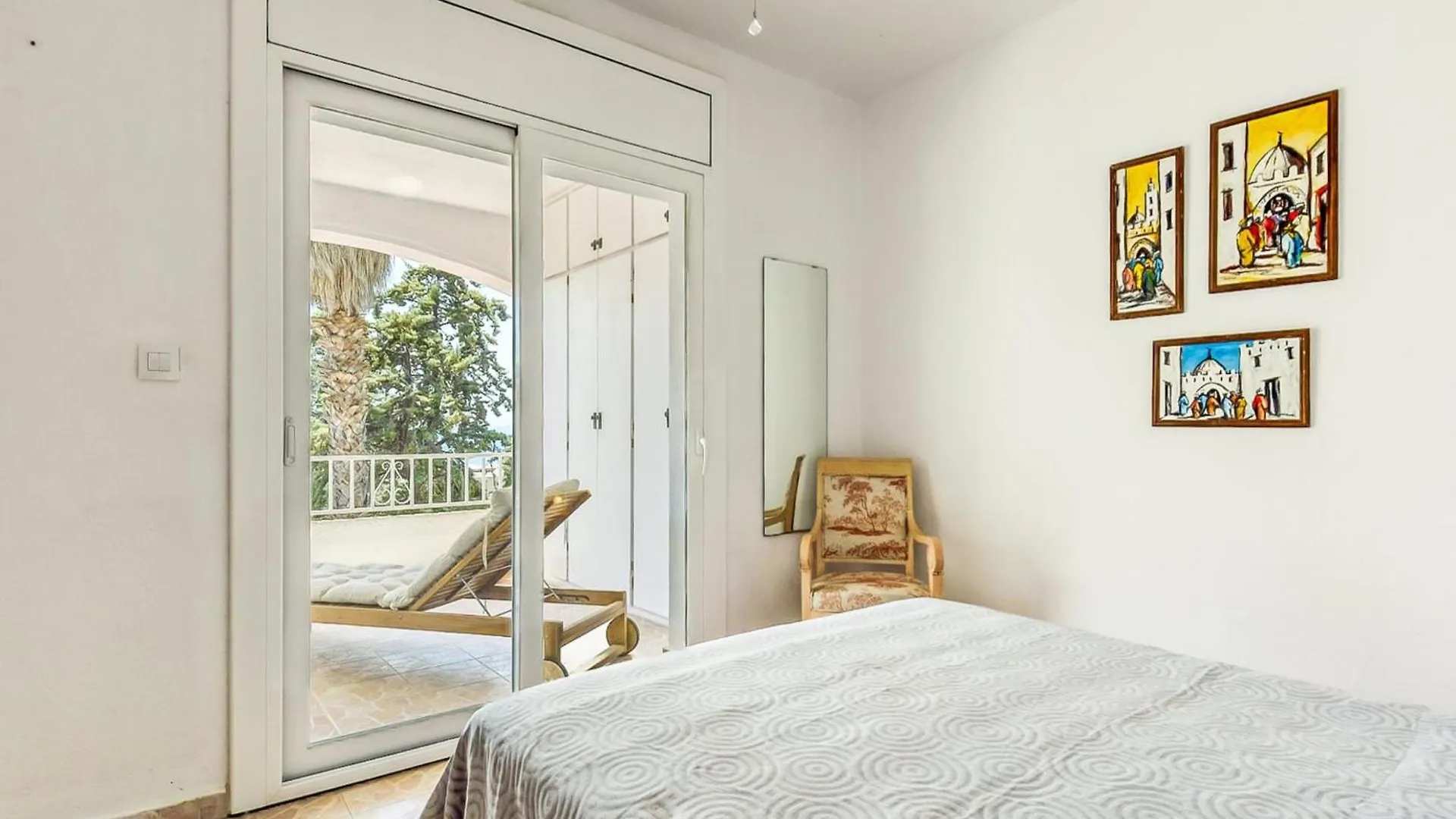 Beautiful Apartment With View Roses Spanje
