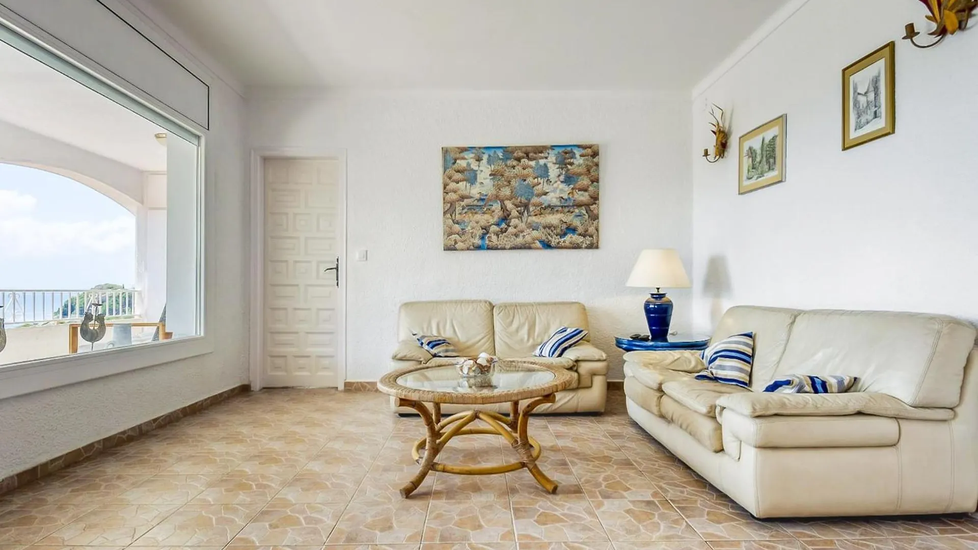 Beautiful Apartment With View Roses Spanje