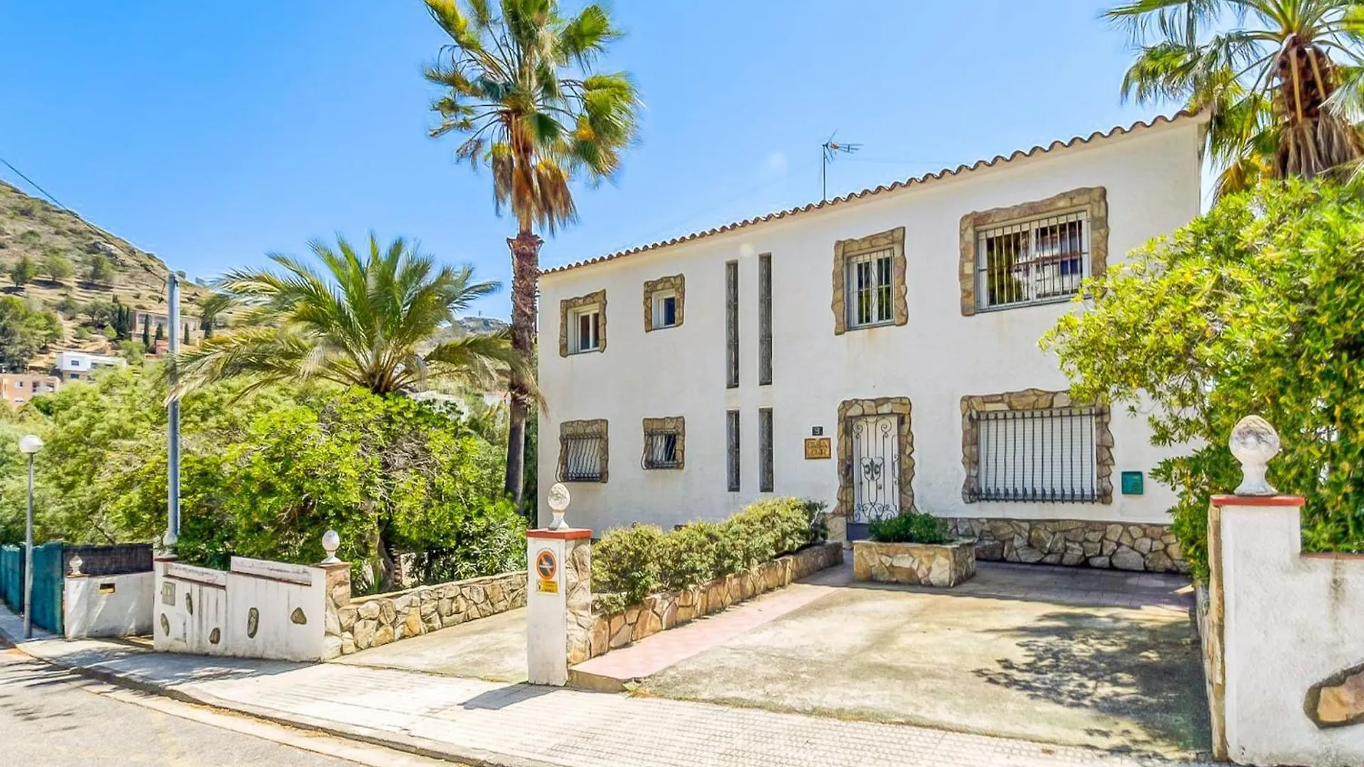 Beautiful Apartment With View Roses Spanje